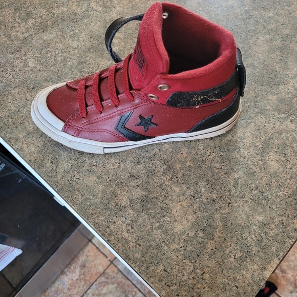 Shoes - Picture 3 of 4